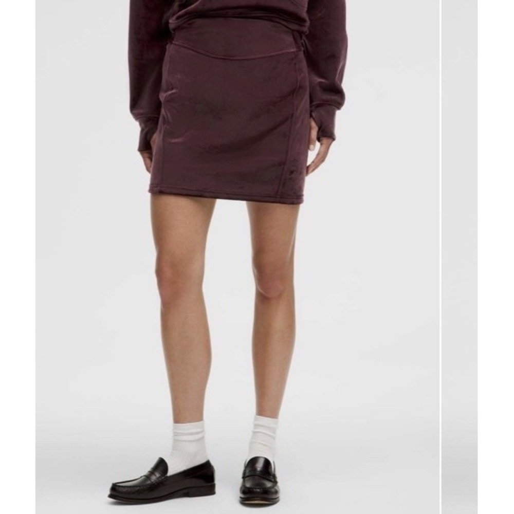 NEW Lululemon Scuba High-Rise‎ Mini Skirt *Velvet Size Large Garnet Red $88